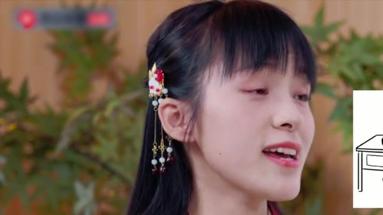 【国风妈妈自创反鸡娃手势舞 ,教育理念大翻新】 “鸡娃”是指家长给孩子“打鸡血”式高期待高